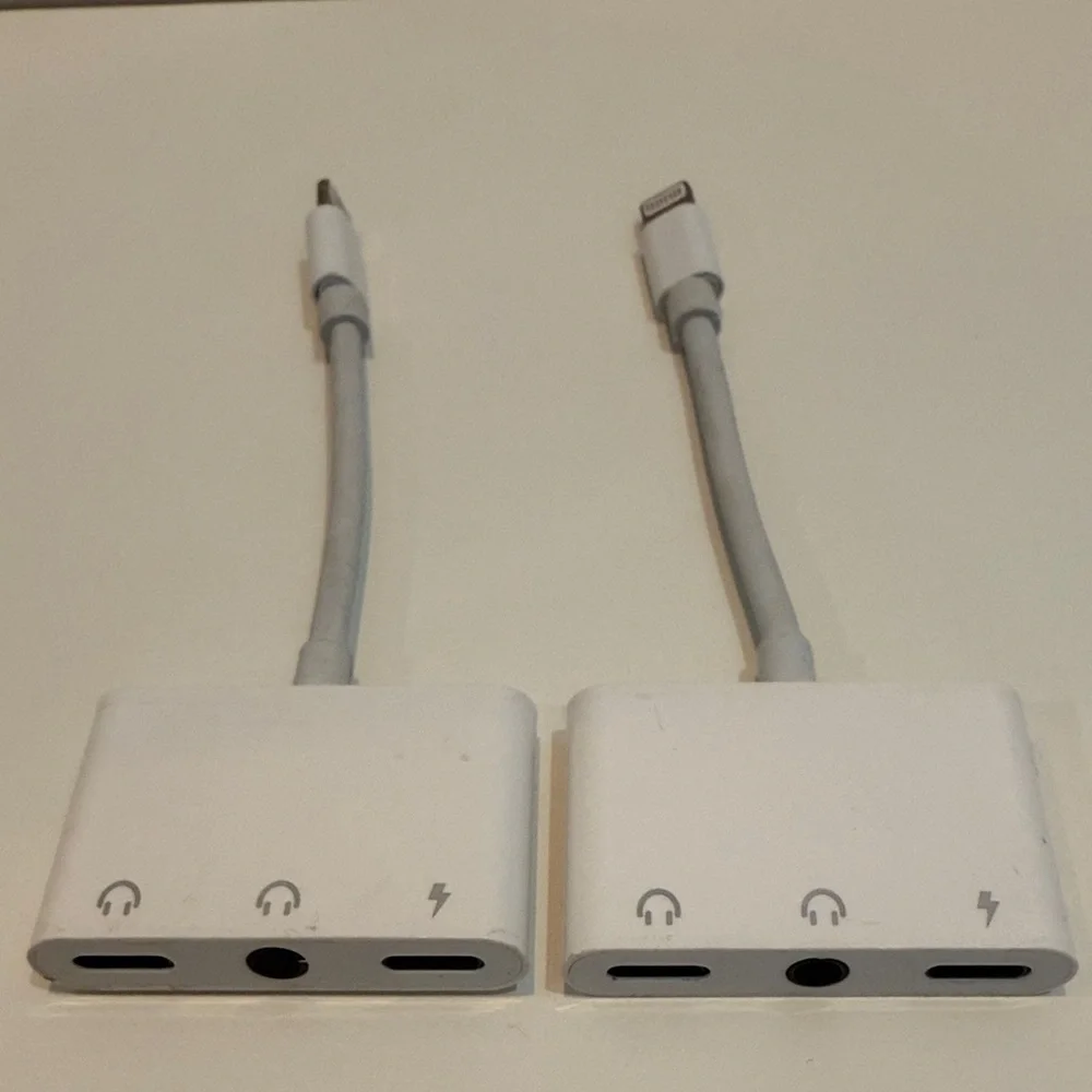 Apple White Dual Lightning Audio Adapter available